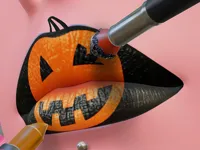 https://arcade-games.site/game/lip-art